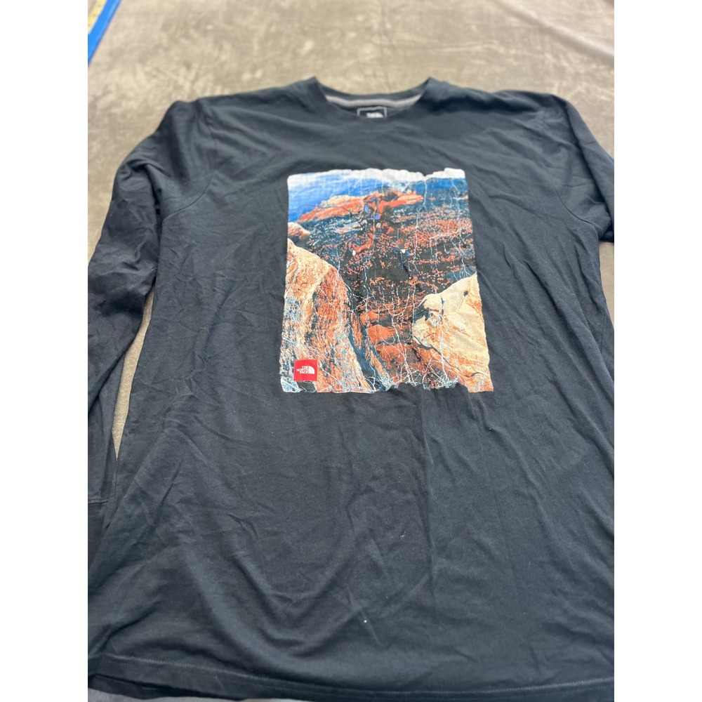 The North Face Mens Black Long Sleeve Graphic Tee Desert Rock Climbing Shirt L